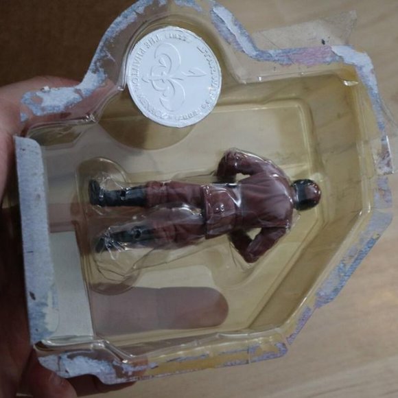 NEW STAR WARS 30TH ANNIVERSARY NABOO SOLDIER ACTION FIGURE #52 W SILVER COIN - Picture 6 of 9